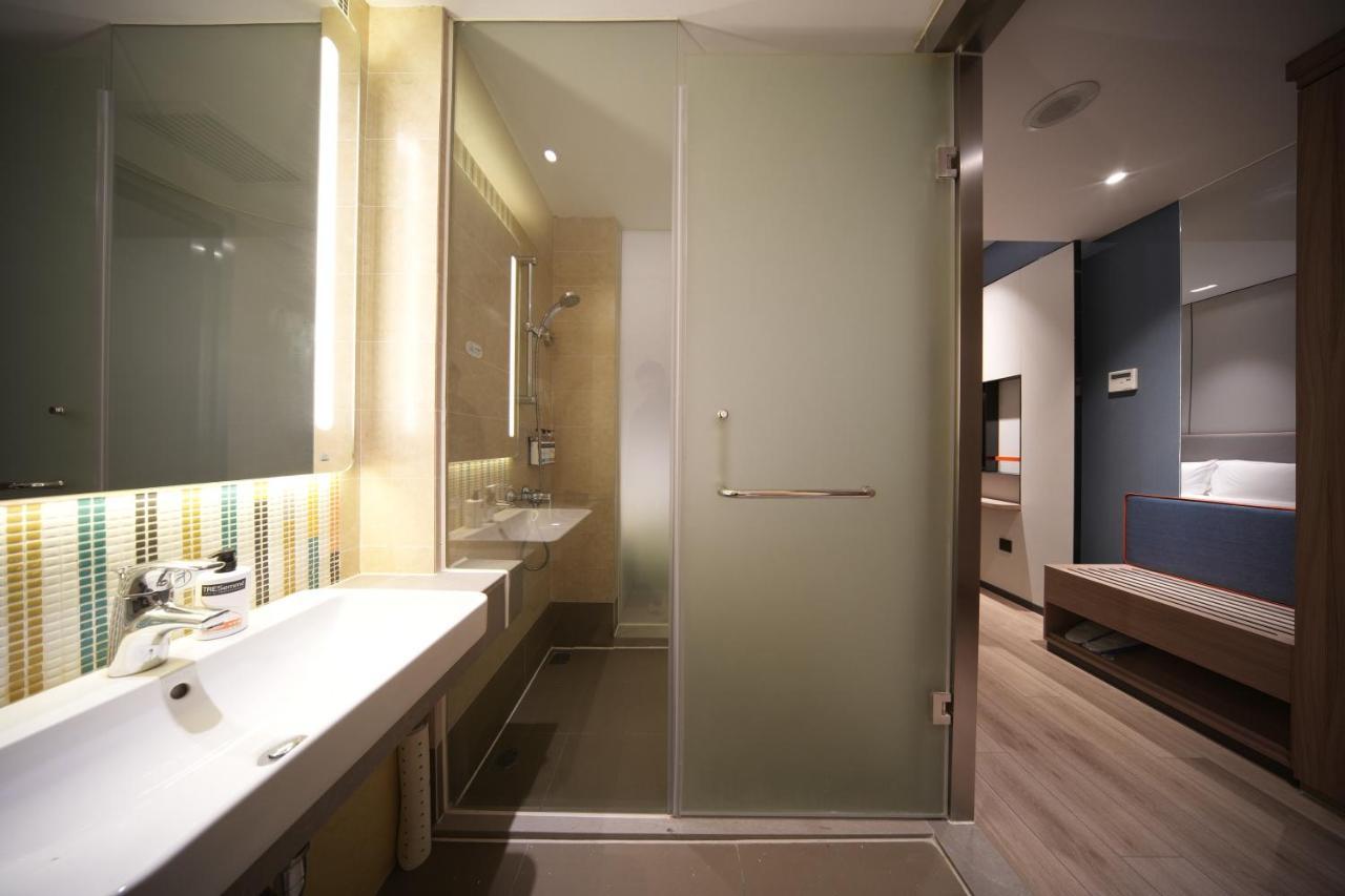 Holiday Inn Express Shanghai Pujiang By Ihg Экстерьер фото