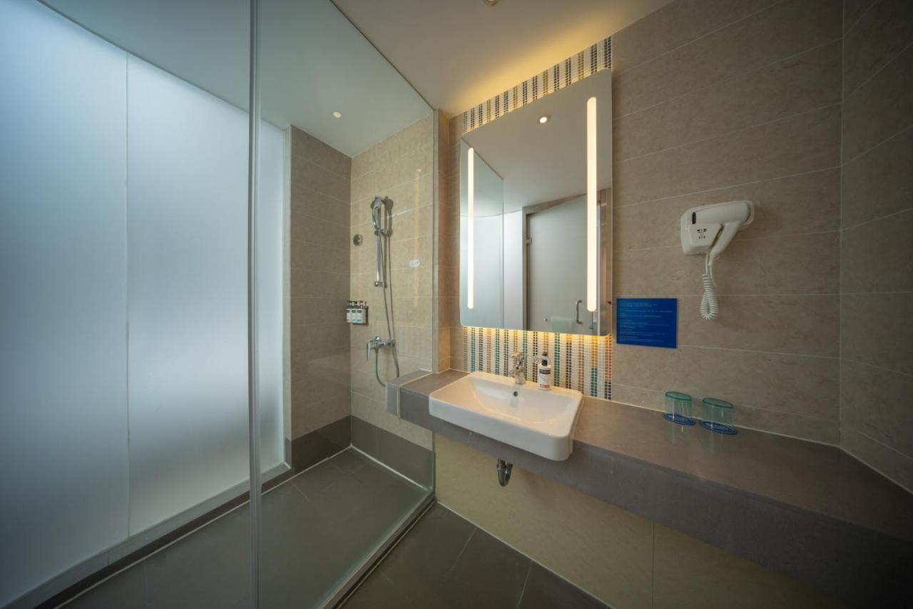 Holiday Inn Express Shanghai Pujiang By Ihg Экстерьер фото