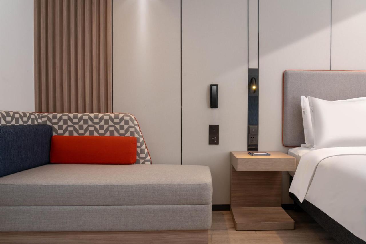 Holiday Inn Express Shanghai Pujiang By Ihg Экстерьер фото